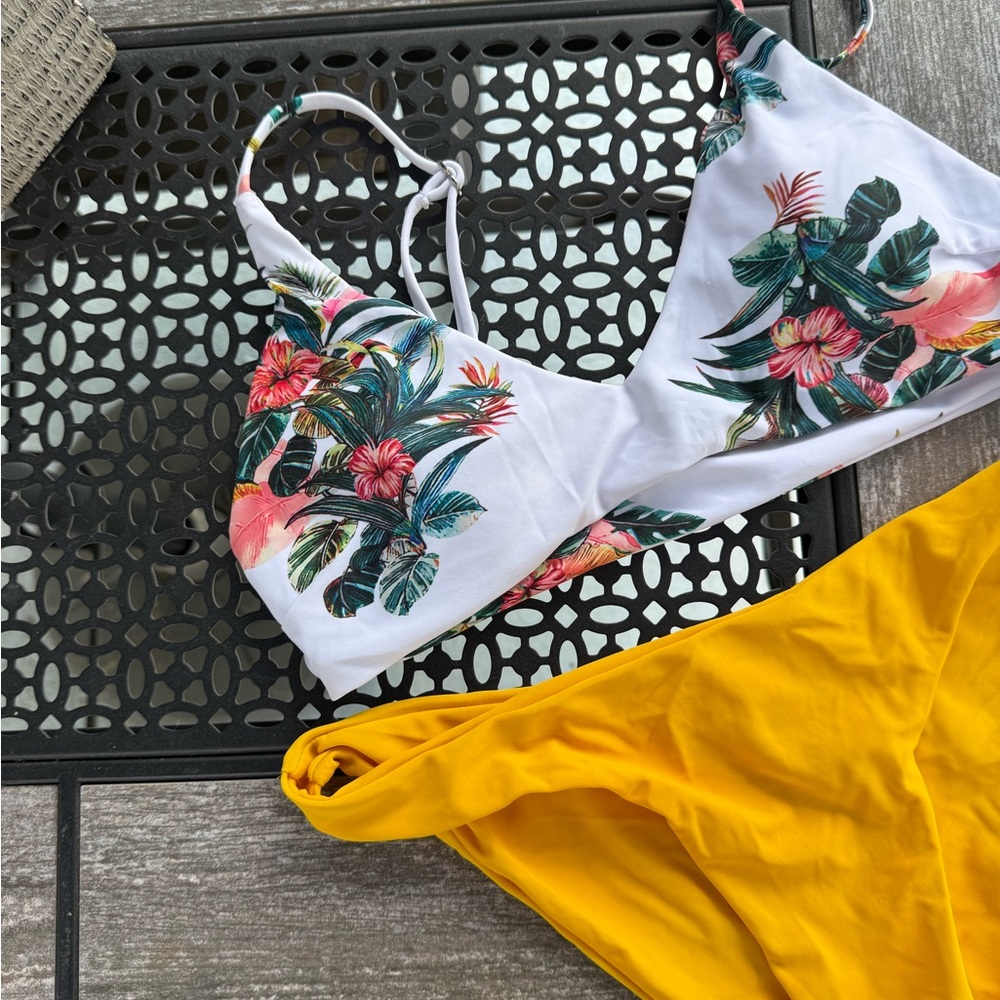 Floral Bikini Top & Yellow Bottom🤍 - Picture 1 of 2